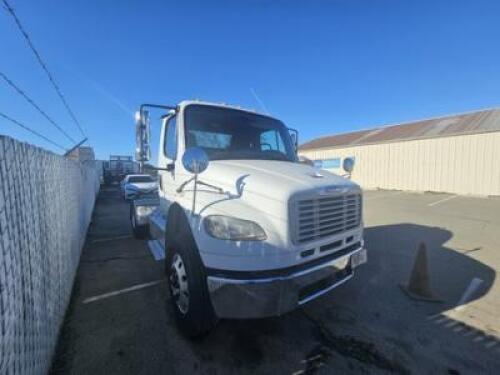 2016 Freightliner M2106