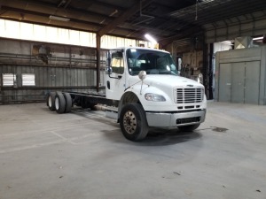 2015 Freightliner M2 106