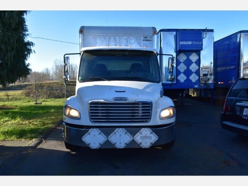 2004 Freightliner M2