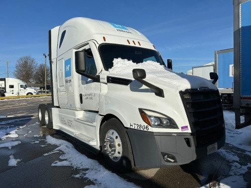 2020 Freightliner Cascadia 126 Sleeper